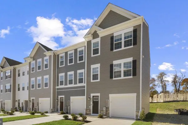 366 HACKLEY DR