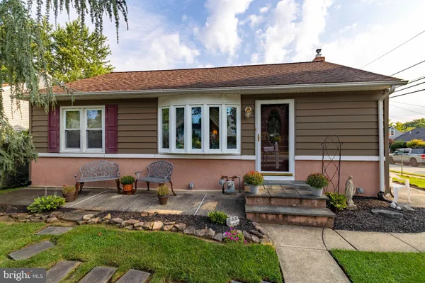 2801 SPEAR AVE