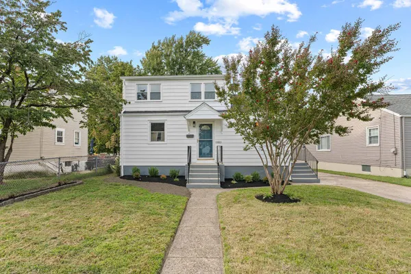 62 WARREN AVE