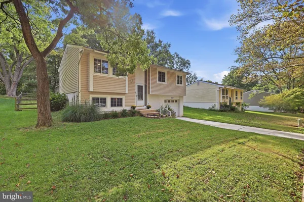 5459 BLUECOAT LN