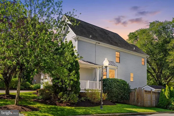 5000 MACARTHUR CT