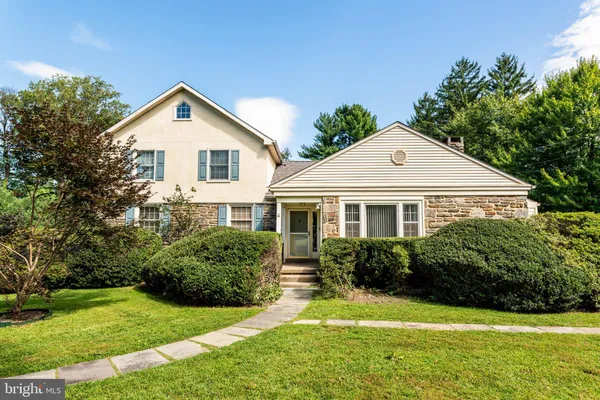 211 FAIRVIEW RD