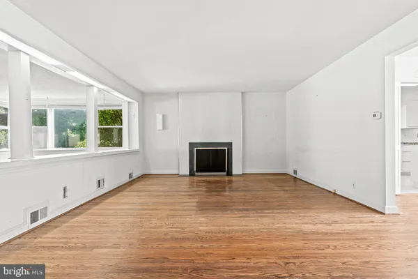 211 FAIRVIEW RD