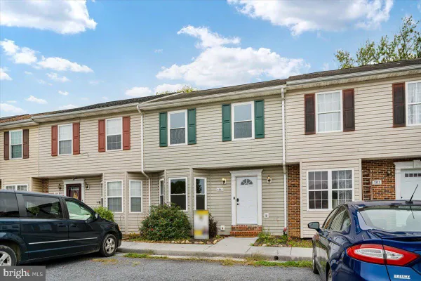 1211 JULIE CT