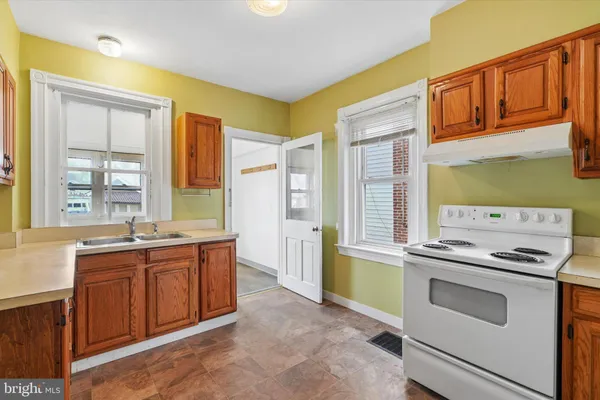 345 YORK AVE
