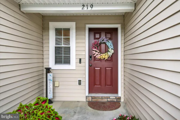 219 LAKESIDE XING