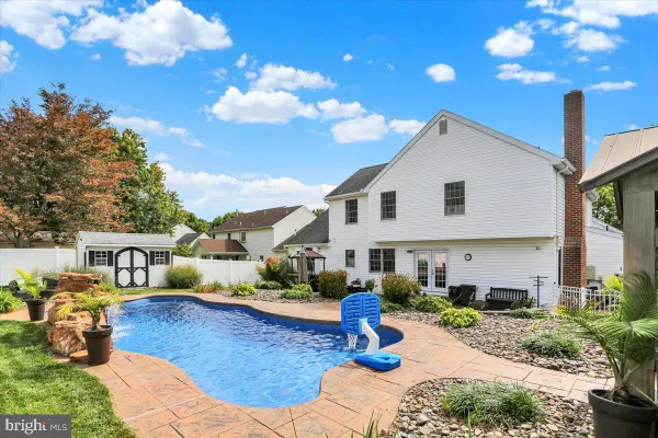 1113 STONEHENGE DR