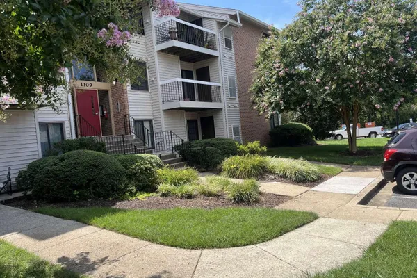 1109 CASTLE HARBOUR WAY 2B