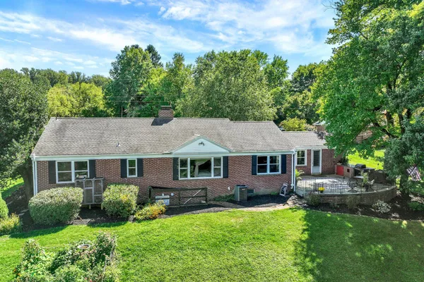 3 WINDEMERE CT