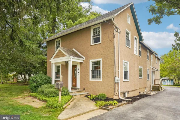 4 CRUMLEY AVE