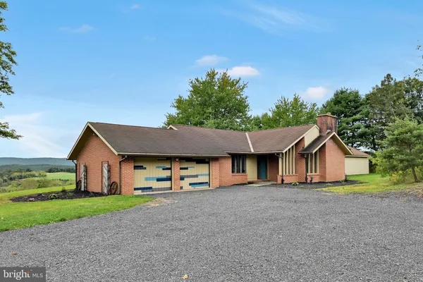 423 HICKORY DR