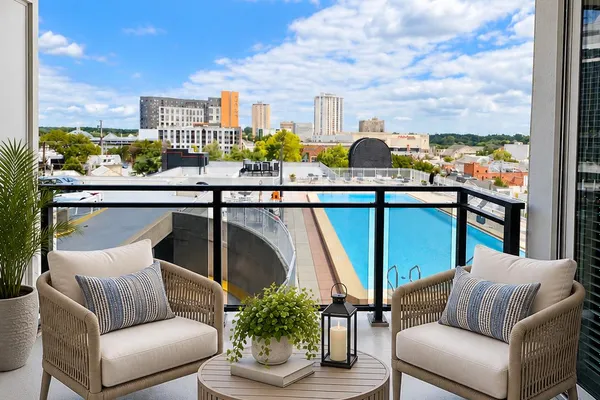 28 ALLEGHENY AVE 807