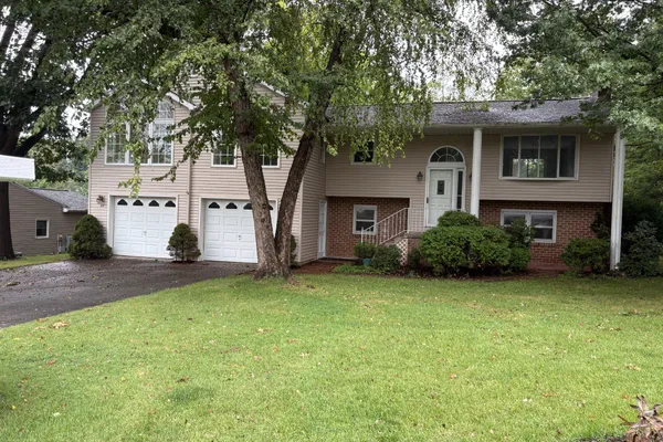 413 JENNIFER DR