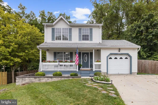 7931 WOODED GLEN CT