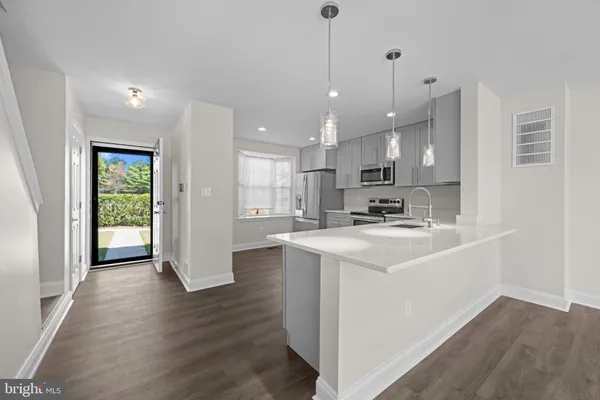 122 COURTLAND WOODS CIR
