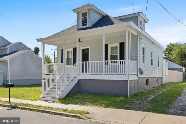 152 LAWN PARK AVE