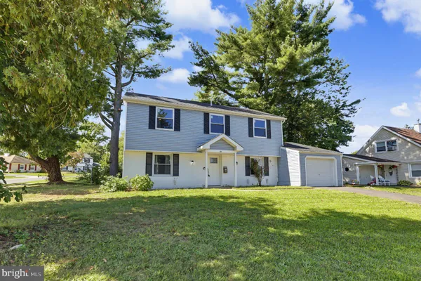 47 MANDOLIN LN