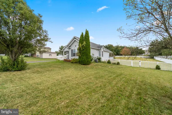 440 SUNSET DR