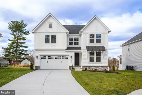 1620 SHADY TREE CT