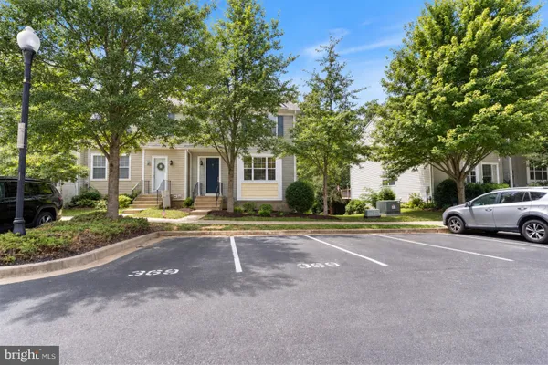 369 ENGLISH OAK LN