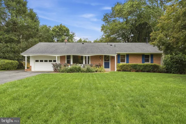 10912 BELLEHAVEN BLVD