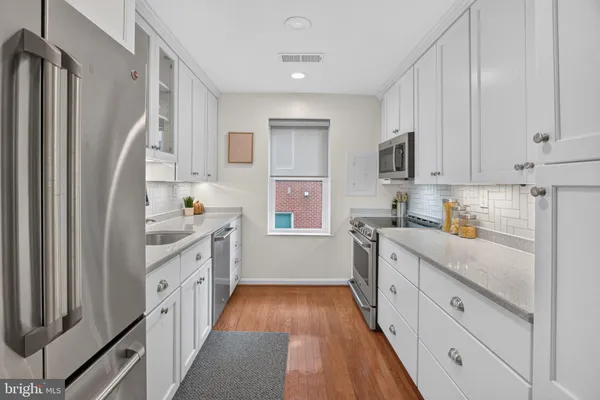 1325 13TH ST 40