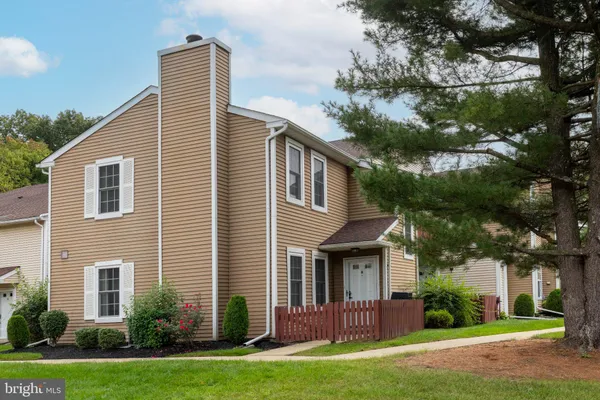 8 WOODBINE CT