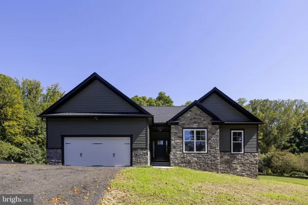 9905 ROBERT E LEE DR