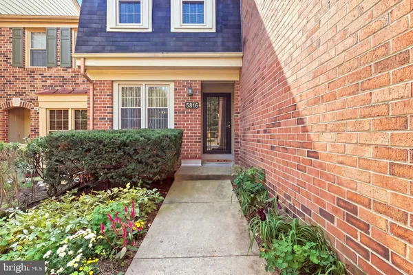 5816 EDSON LN