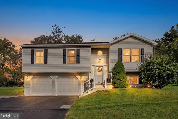 1718 RUNNING DEER DR