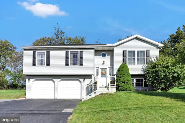 1718 RUNNING DEER DR