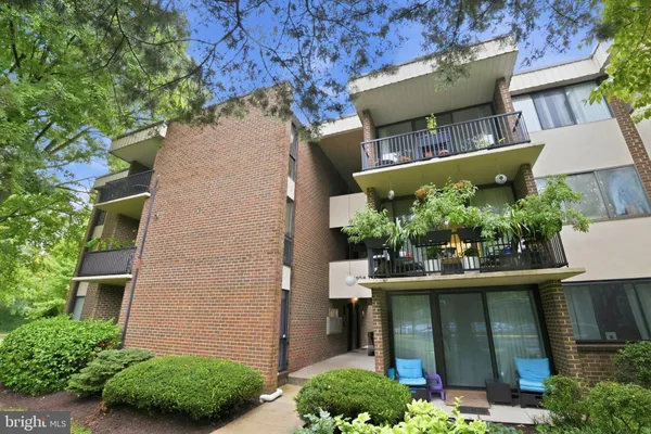 2105 WALSH VIEW TER 15-301