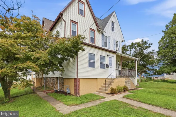 549 DELAWARE AVE