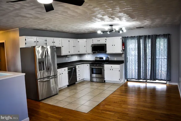 1310 WHITTIER AVE