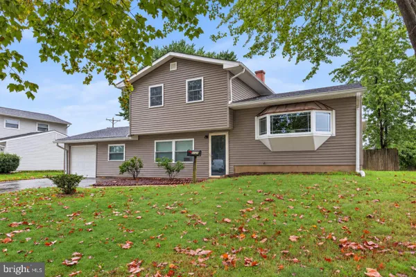 1127 GREENTREE RD