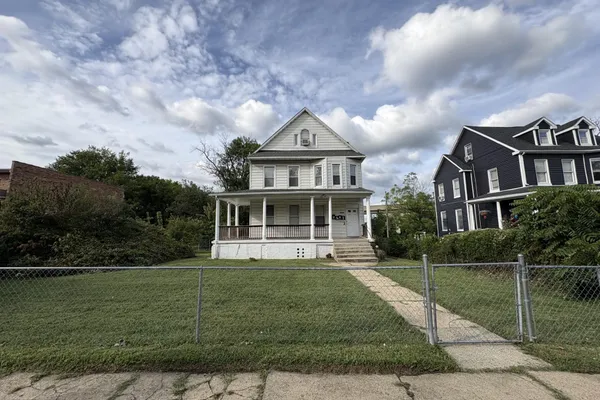3904 GROVELAND AVE