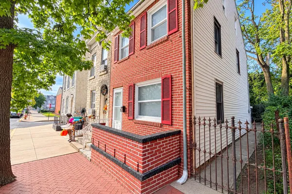 431 PINE ST