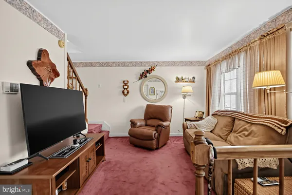 412 LOGAN DR