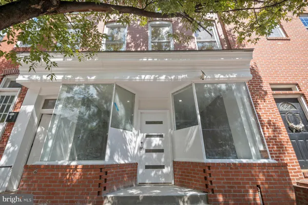 880 WASHINGTON BLVD