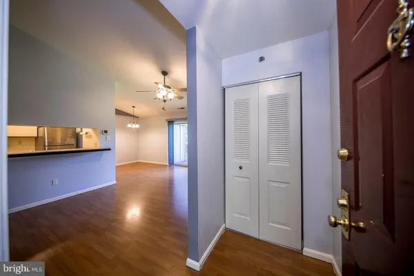 6 CEDAR VALLEY PL 302