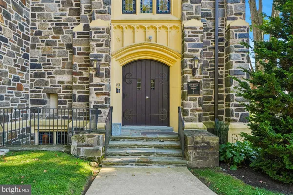 200 PRICE AVE 2