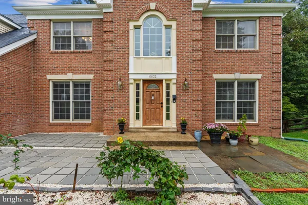 6832 COMPTON HEIGHTS CIR