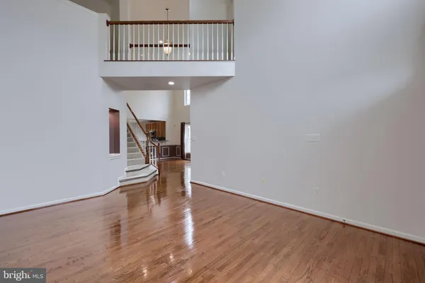 286 MAPLE DR