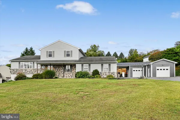 16 JIMMY LEE CT