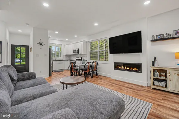2 COLD SPRING DR