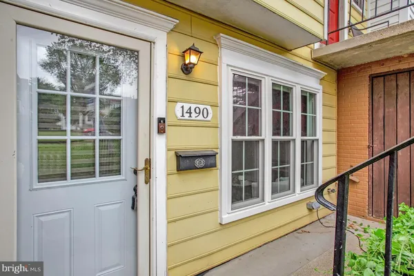1490 MARA VISTA CT