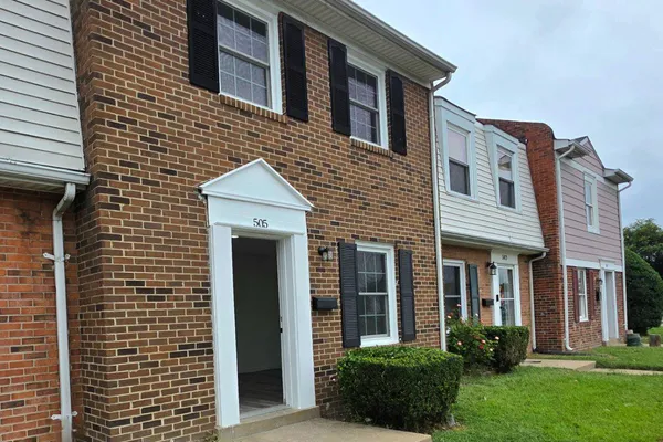 505 HARRIS CT