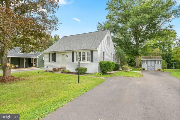162 MAPLE AVE