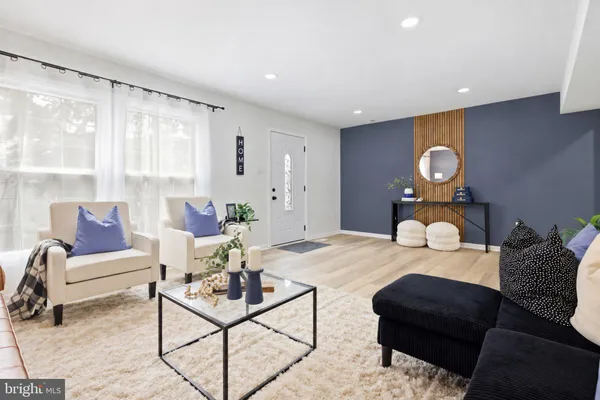 1709 GABRIEL CT