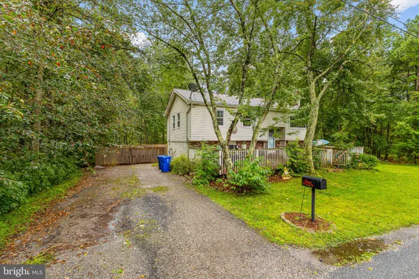 558 LARCH AVE